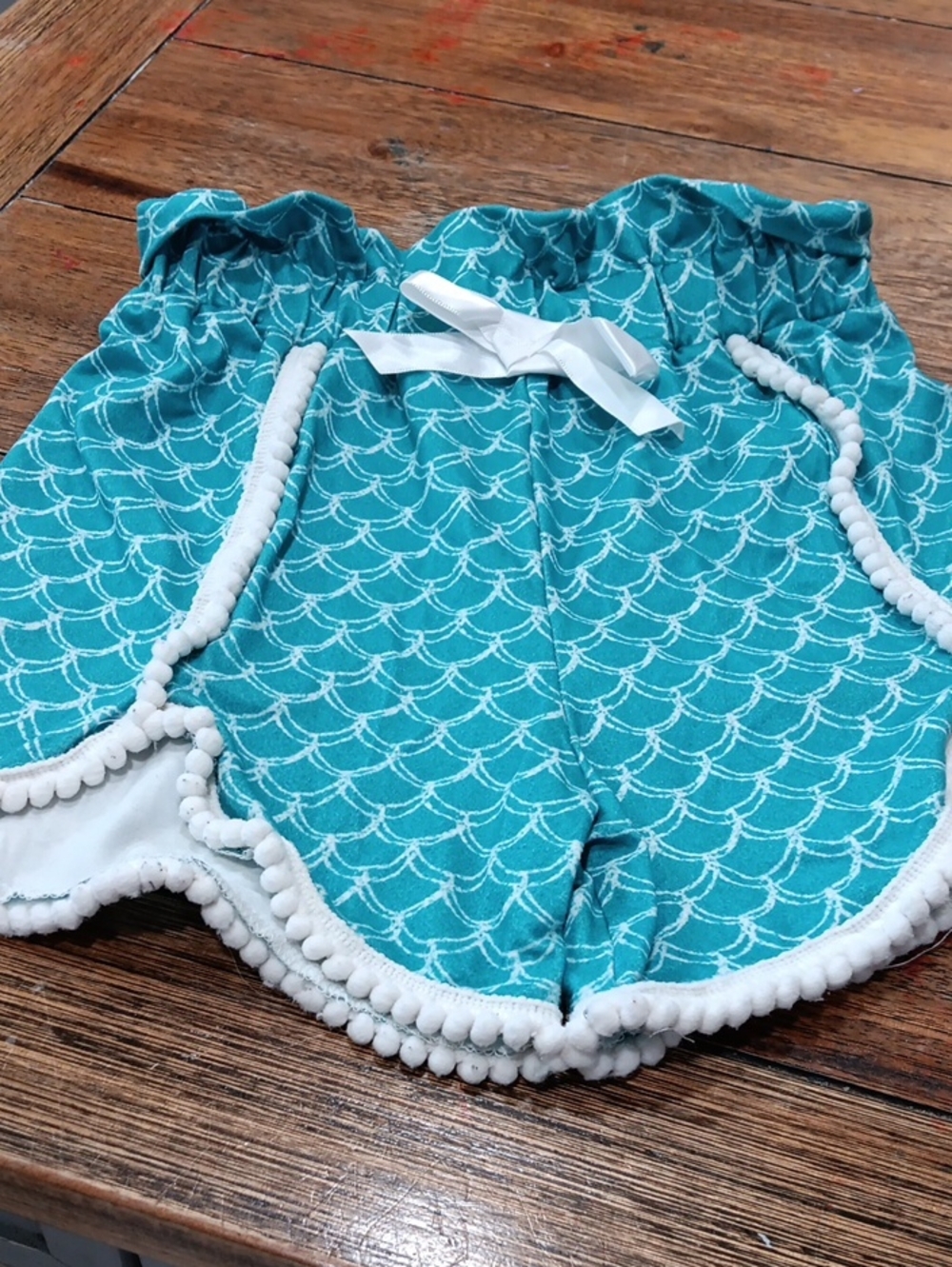 Kids Teal Scallop Print Pom-Trim Shorts